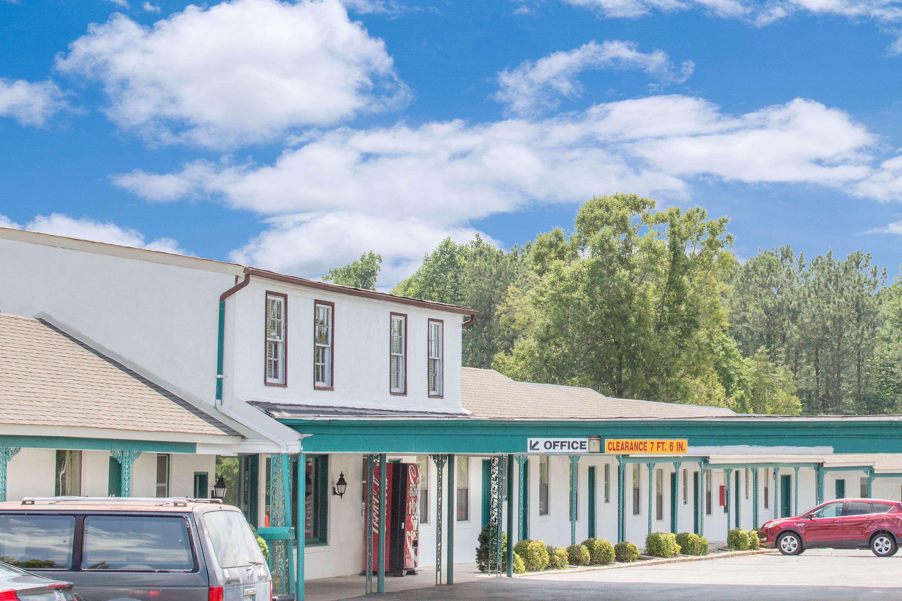 Knights Inn Emporia Luaran gambar